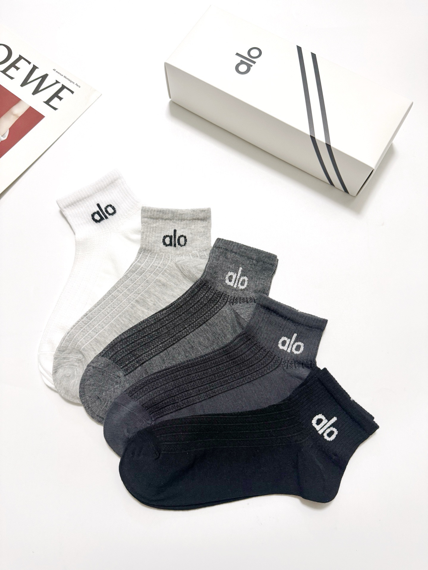 配包装🌟【一盒5 双】 🌟alo经典字母logo 纯棉 混纺网面 短筒袜 ，软糯亲肤，ins超火爆配色 