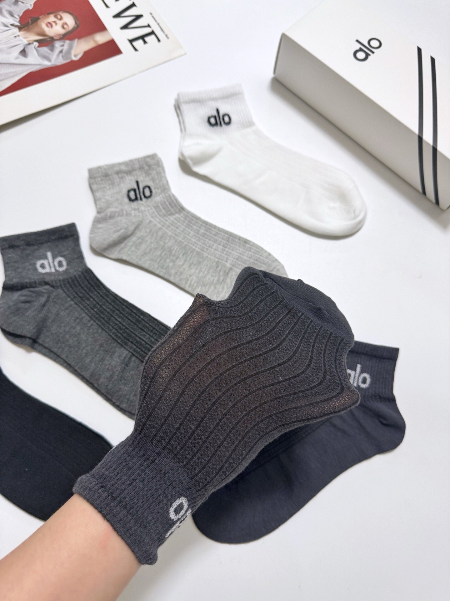 配包装🌟【一盒5 双】 🌟alo经典字母logo 纯棉 混纺网面 短筒袜 ，软糯亲肤，ins超火爆配色 