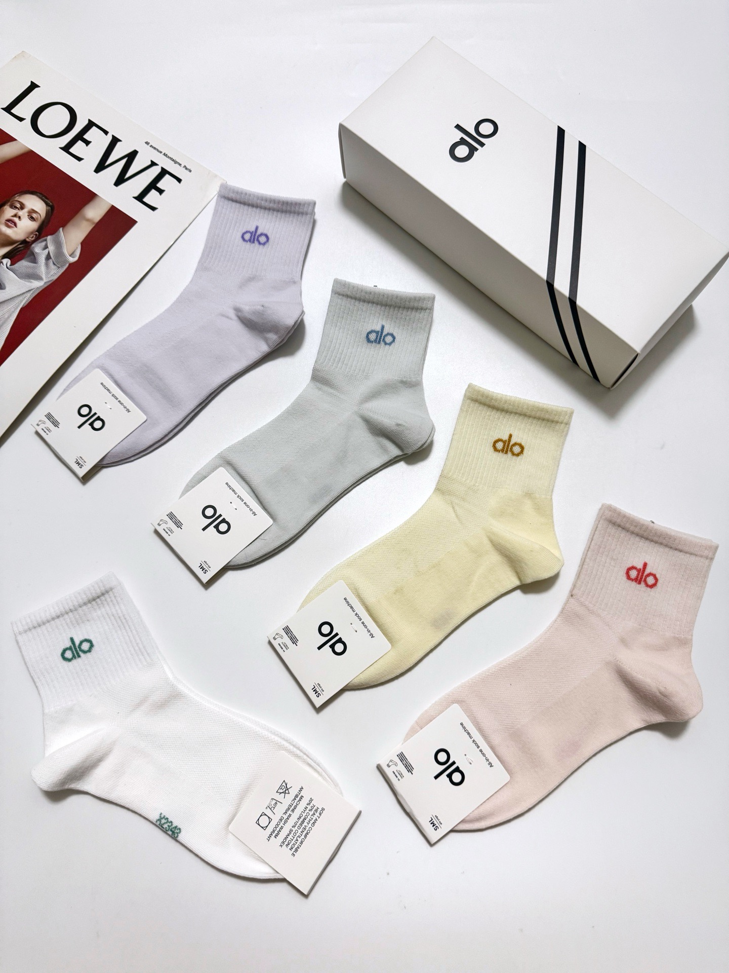 配包装🌟【一盒5 双】 🌟alo经典字母logo 纯棉 混纺网面 中筒袜 ，软糯亲肤，ins超火爆配色 