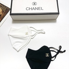 配盒子🌟【一盒2个】🌟 Chanel 香奈儿 经典字母logo冰丝防晒口罩,防紫外线的夏季神器,护眼角防 配盒子🌟【一盒2个】🌟 Chanel 香奈儿 经典字母logo冰丝防晒口罩,防紫外线的夏季神器,护眼角防