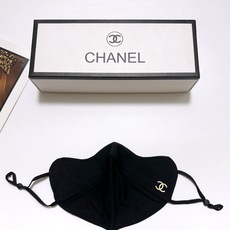配盒子🌟【一盒2个】🌟 Chanel 香奈儿 经典字母logo冰丝防晒口罩,防紫外线的夏季神器,护眼角防 配盒子🌟【一盒2个】🌟 Chanel 香奈儿 经典字母logo冰丝防晒口罩,防紫外线的夏季神器,护眼角防