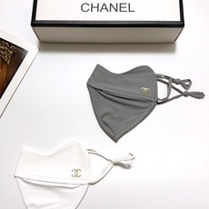 配盒子🌟【一盒2个】🌟 Chanel 香奈儿 经典字母logo冰丝防晒口罩,防紫外线的夏季神器,护眼角防 配盒子🌟【一盒2个】🌟 Chanel 香奈儿 经典字母logo冰丝防晒口罩,防紫外线的夏季神器,护眼角防