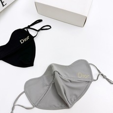配盒子🌟【一盒2个】🌟 Dior 迪奥 经典字母logo冰丝防晒口罩,防紫外线的夏季神器,护眼角防晒口罩 配盒子🌟【一盒2个】🌟 Dior 迪奥 经典字母logo冰丝防晒口罩,防紫外线的夏季神器,护眼角防晒口罩
