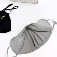 配盒子🌟【一盒2个】🌟 Dior 迪奥 经典字母logo冰丝防晒口罩,防紫外线的夏季神器,护眼角防晒口罩 配盒子🌟【一盒2个】🌟 Dior 迪奥 经典字母logo冰丝防晒口罩,防紫外线的夏季神器,护眼角防晒口罩
