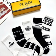 配包装🌟【一盒5 双】 🌟Fendi 芬迪 经典字母logo 纯棉中筒袜 ,ins超火爆中筒袜 纯棉 配包装🌟【一盒5 双】 🌟Fendi 芬迪 经典字母logo 纯棉中筒袜 ,ins超火爆中筒袜 纯棉