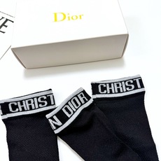 配包装🌟【一盒2双】🌟Dior 迪奥 棉混纺网眼中筒袜 小腿袜🌟ins爆款!专柜在售ing 🌟高版本 ~ 配包装🌟【一盒2双】🌟Dior 迪奥 棉混纺网眼中筒袜 小腿袜🌟ins爆款!专柜在售ing 🌟高版本 ~