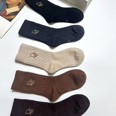 配包装🌟【一盒5 双】男女同款 🌟Dior 迪奥 经典字母logo 羊绒混纺中筒袜 ,ins超火爆空调袜 配包装🌟【一盒5 双】男女同款 🌟Dior 迪奥 经典字母logo 羊绒混纺中筒袜 ,ins超火爆空调袜