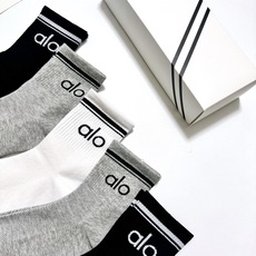 配包装🌟【一盒5 双】 🌟alo 经典字母logo纯棉短袜 中筒袜 , 男女同款,ins超火爆红人同款 配包装🌟【一盒5 双】 🌟alo 经典字母logo纯棉短袜 中筒袜 , 男女同款,ins超火爆红人同款