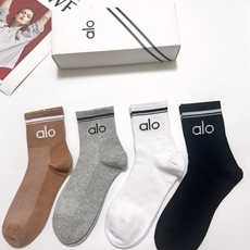 配包装🌟【一盒4双】 🌟alo 经典字母logo纯棉短袜 中筒袜 , 男女同款,ins超火爆红人同款, 配包装🌟【一盒4双】 🌟alo 经典字母logo纯棉短袜 中筒袜 , 男女同款,ins超火爆红人同款,
