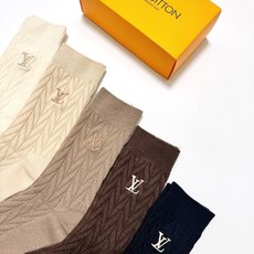 配包装🌟【一盒5 双】 🌟LV 路易威登 经典字母logo 羊绒混纺 中筒袜 ,ins超火爆配色 , 配包装🌟【一盒5 双】 🌟LV 路易威登 经典字母logo 羊绒混纺 中筒袜 ,ins超火爆配色 ,