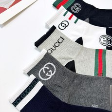 配包装🌟【一盒5双】 🌟Gucci 古琦 经典字母logo 纯棉船袜 ,ins超火爆条纹短袜,纯棉面 配包装🌟【一盒5双】 🌟Gucci 古琦 经典字母logo 纯棉船袜 ,ins超火爆条纹短袜,纯棉面