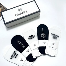 配包装🌟【一盒5双】 🌟Chanel 香奈儿 经典字母logo 纯棉船袜 ,ins超火爆空调袜,纯棉 配包装🌟【一盒5双】 🌟Chanel 香奈儿 经典字母logo 纯棉船袜 ,ins超火爆空调袜,纯棉