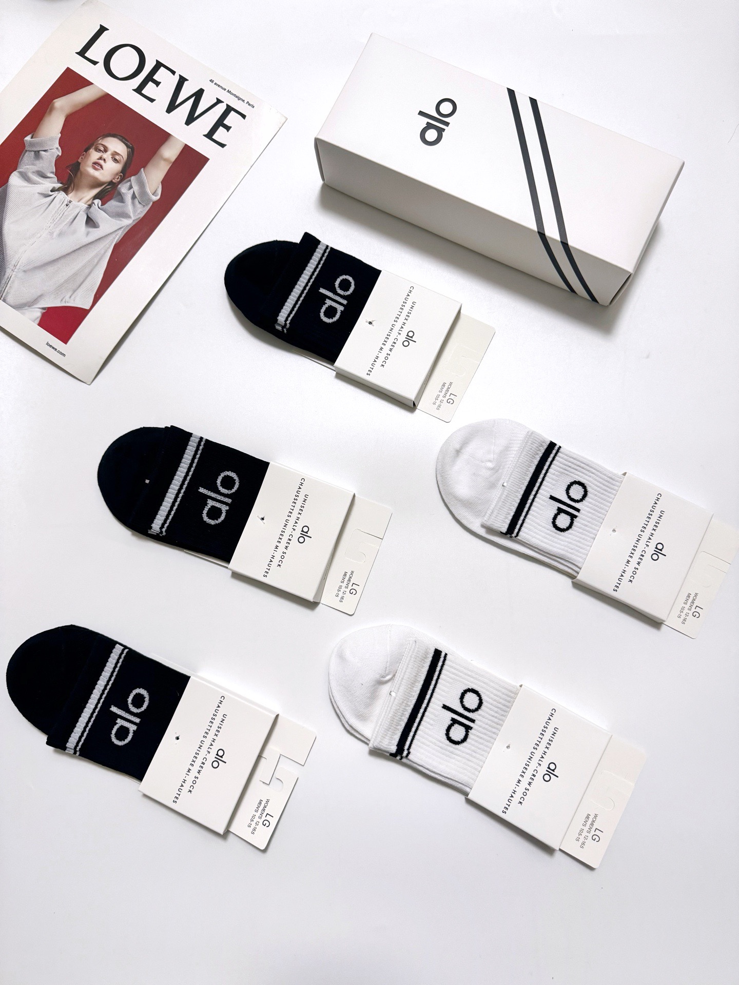 配包装🌟【一盒5双】 🌟 alo 经典字母logo 纯棉中筒袜   ，ins超火爆小腿短袜，纯棉面料，潮