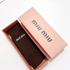 爆款回货 配包装🌟【一盒一 双】 🌟缪缪 miumiu 经典字母logo纯棉袜 小腿堆堆袜,ins超火爆 爆款回货 配包装🌟【一盒一 双】 🌟缪缪 miumiu 经典字母logo纯棉袜 小腿堆堆袜,ins超火爆