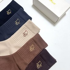 配包装🌟【一盒5 双】男女同款 🌟Dior 迪奥 经典字母logo 羊绒混纺中筒袜 ,ins超火爆空调袜 配包装🌟【一盒5 双】男女同款 🌟Dior 迪奥 经典字母logo 羊绒混纺中筒袜 ,ins超火爆空调袜
