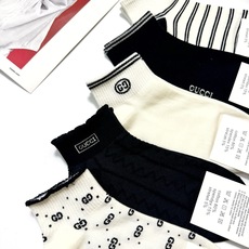 配包装🌟【一盒5 双】 🌟Gucci 古奇 经典字母logo纯棉短袜 男女同款,ins超火爆红人同款, 配包装🌟【一盒5 双】 🌟Gucci 古奇 经典字母logo纯棉短袜 男女同款,ins超火爆红人同款,