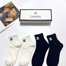 配包装🌟【一盒4双】🌟Chanel 香奈儿 经典字母logo 纯棉短筒袜 经典纯色短袜🌟ins爆款!专柜 配包装🌟【一盒4双】🌟Chanel 香奈儿 经典字母logo 纯棉短筒袜 经典纯色短袜🌟ins爆款!专柜