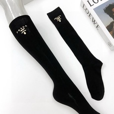 配包装🌟【一盒一双】🌟Chanel 香奈儿 经典字母logo纯棉长筒袜 小腿袜🌟重工装饰个性时尚🌟in 配包装🌟【一盒一双】🌟Chanel 香奈儿 经典字母logo纯棉长筒袜 小腿袜🌟重工装饰个性时尚🌟in