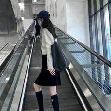 配包装🌟【一盒一双】🌟Chanel 香奈儿 经典字母logo纯棉长筒袜 小腿袜🌟重工装饰个性时尚🌟in 配包装🌟【一盒一双】🌟Chanel 香奈儿 经典字母logo纯棉长筒袜 小腿袜🌟重工装饰个性时尚🌟in