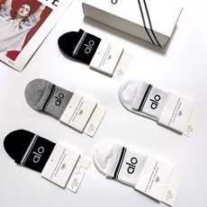 配包装🌟【一盒5 双】 🌟alo 经典字母logo纯棉短袜 中筒袜 , 男女同款,ins超火爆红人同款 配包装🌟【一盒5 双】 🌟alo 经典字母logo纯棉短袜 中筒袜 , 男女同款,ins超火爆红人同款