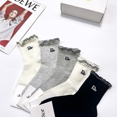 配包装🌟【一盒5 双】 🌟Dior 迪奥 经典字母logo 纯棉短筒袜 ,ins超火爆短袜,纯棉面料 配包装🌟【一盒5 双】 🌟Dior 迪奥 经典字母logo 纯棉短筒袜 ,ins超火爆短袜,纯棉面料