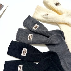 配包装🌟【一盒3双】🌟UGG 经典字母 logo刺绣羊毛 混纺中筒袜 !超级软糯亲肤!🌟ins爆款!专 配包装🌟【一盒3双】🌟UGG 经典字母 logo刺绣羊毛 混纺中筒袜 !超级软糯亲肤!🌟ins爆款!专