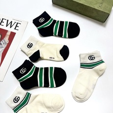 配包装🌟【一盒5 双】春季新款 🌟古琦 Gucci 经典刺绣字母logo 纯棉短筒袜 ,ins超火爆 配包装🌟【一盒5 双】春季新款 🌟古琦 Gucci 经典刺绣字母logo 纯棉短筒袜 ,ins超火爆