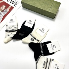 配包装🌟【一盒5 双】 🌟Gucci 古奇 经典字母logo纯棉短袜 男女同款,ins超火爆红人同款, 配包装🌟【一盒5 双】 🌟Gucci 古奇 经典字母logo纯棉短袜 男女同款,ins超火爆红人同款,
