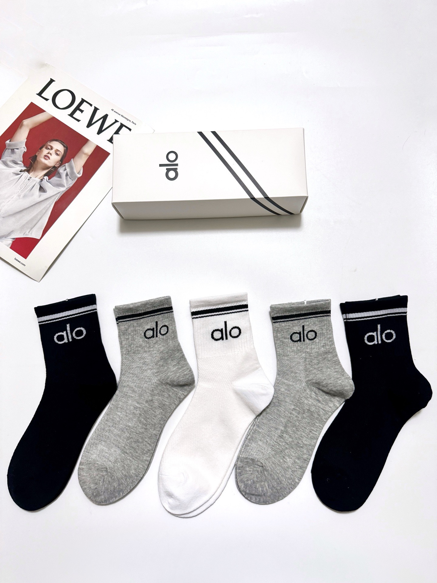 NO:813667,Comes with packaging [5 pairs in a box] alo classic letter logo pure cotton socks, mid-calf socks, same style for men and women, the same style as super popular ins celebrities, exquisite pure cotton fabric, a must-have for fashionistas, classic color matching, personalized, fashionable and versatile, you deserve it Socks, stockings, socks, socks19860909配包装【一盒5 双】 alo 经典字母logo纯棉短袜 中筒袜 , 男女同款,ins超火爆红人同款,精美纯棉 面料,潮人必备 ,经典配色 个性时尚百搭款,你值得拥有哦袜子,丝袜,袜子,socks,accessory