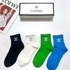 配包装🌟【一盒4双】🌟Chanel 香奈儿 经典字母logo 纯棉短筒袜 经典纯色短袜🌟ins爆款!专柜 配包装🌟【一盒4双】🌟Chanel 香奈儿 经典字母logo 纯棉短筒袜 经典纯色短袜🌟ins爆款!专柜