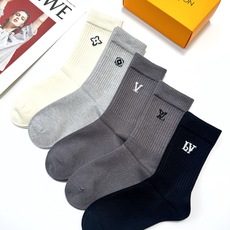 配包装🌟【一盒5 双】男士福利款 🌟LV 路易威登 经典刺绣字母logo 羊绒混纺中筒袜 ,软糯亲肤 配包装🌟【一盒5 双】男士福利款 🌟LV 路易威登 经典刺绣字母logo 羊绒混纺中筒袜 ,软糯亲肤