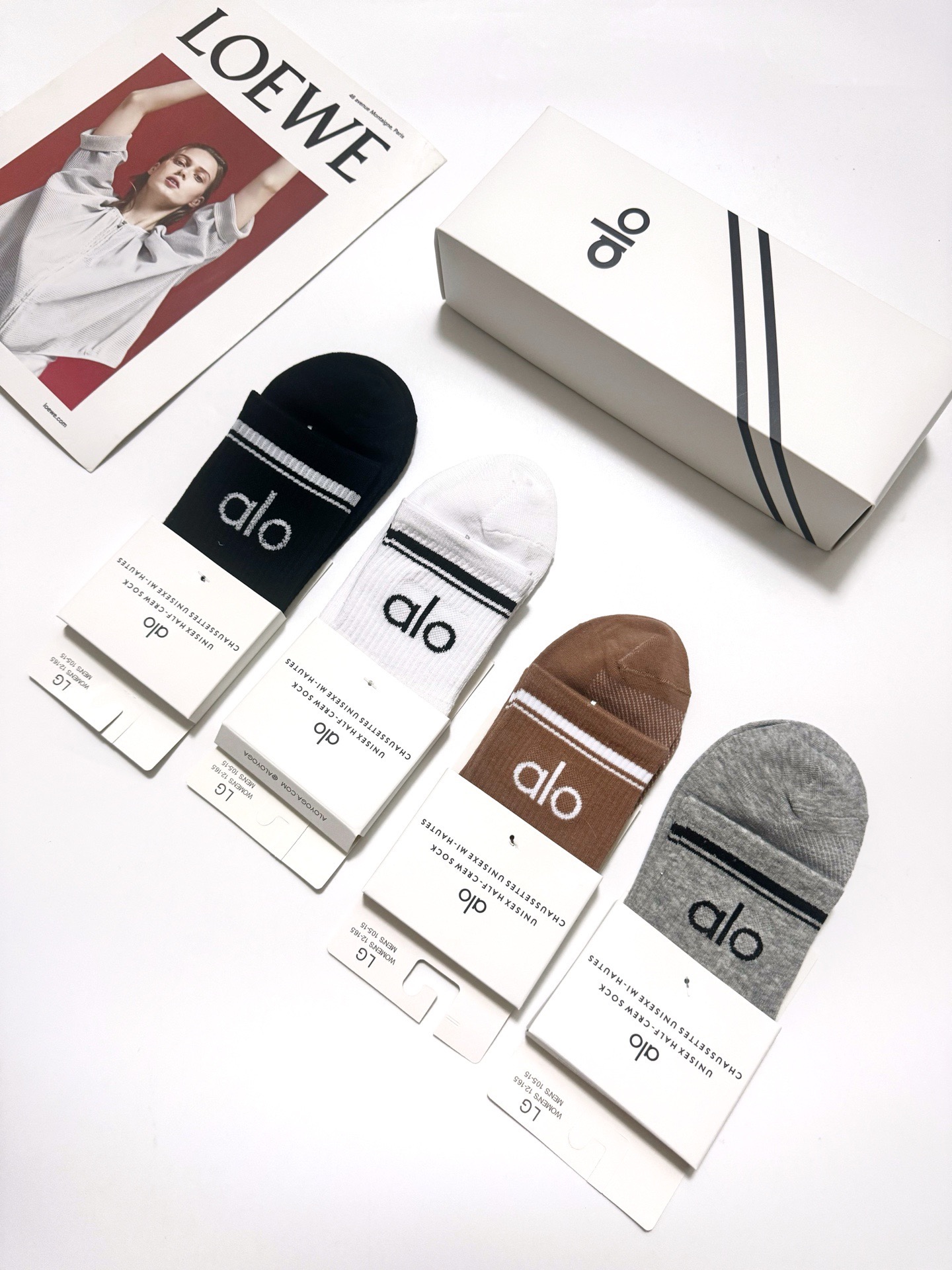 配包装🌟【一盒4双】 🌟alo 经典字母logo纯棉短袜 中筒袜 ，  男女同款，ins超火爆红人同款，