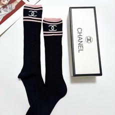 配包装🌟【一盒一双】🌟Chanel 香奈儿 经典双C字母logo纯棉长筒袜 小腿袜🌟ins爆款!专柜在 配包装🌟【一盒一双】🌟Chanel 香奈儿 经典双C字母logo纯棉长筒袜 小腿袜🌟ins爆款!专柜在