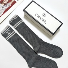 配包装🌟【一盒一双】🌟Chanel 香奈儿 经典双C字母logo纯棉长筒袜 小腿袜🌟ins爆款!专柜在 配包装🌟【一盒一双】🌟Chanel 香奈儿 经典双C字母logo纯棉长筒袜 小腿袜🌟ins爆款!专柜在