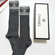 配包装🌟【一盒一双】🌟Chanel 香奈儿 经典双C字母logo纯棉长筒袜 小腿袜🌟ins爆款!专柜在 配包装🌟【一盒一双】🌟Chanel 香奈儿 经典双C字母logo纯棉长筒袜 小腿袜🌟ins爆款!专柜在