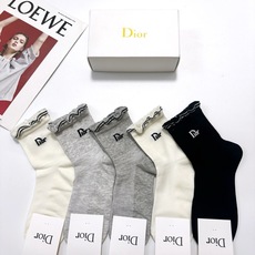 配包装🌟【一盒5 双】 🌟Dior 迪奥 经典字母logo 纯棉短筒袜 ,ins超火爆短袜,纯棉面料 配包装🌟【一盒5 双】 🌟Dior 迪奥 经典字母logo 纯棉短筒袜 ,ins超火爆短袜,纯棉面料