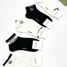 大量现货 配包装🌟【一盒5 双】 🌟Gucci 古琦 经典字母logo 双G 短袜 ,ins超火爆短 大量现货 配包装🌟【一盒5 双】 🌟Gucci 古琦 经典字母logo 双G 短袜 ,ins超火爆短