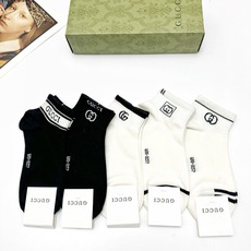 大量现货 配包装🌟【一盒5 双】 🌟Gucci 古琦 经典字母logo 双G 短袜 ,ins超火爆短 大量现货 配包装🌟【一盒5 双】 🌟Gucci 古琦 经典字母logo 双G 短袜 ,ins超火爆短