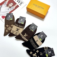 配包装🌟【一盒5 双】 🌟LV 路易威登 经典字母logo 纯棉短筒袜 ,男女同款 ,ins超火爆短 配包装🌟【一盒5 双】 🌟LV 路易威登 经典字母logo 纯棉短筒袜 ,男女同款 ,ins超火爆短