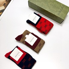 配包装🌟【一盒3 双】🌟Gucci 古奇 爆款双G字母 长筒袜 小腿袜。专柜同步发售ing ,巨多明星 配包装🌟【一盒3 双】🌟Gucci 古奇 爆款双G字母 长筒袜 小腿袜。专柜同步发售ing ,巨多明星