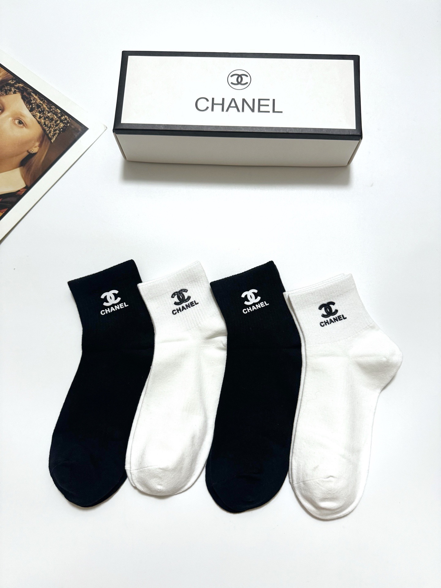 配包装🌟【一盒4双】🌟Chanel 香奈儿 经典字母logo 纯棉短筒袜 经典纯色短袜🌟ins爆款！专柜