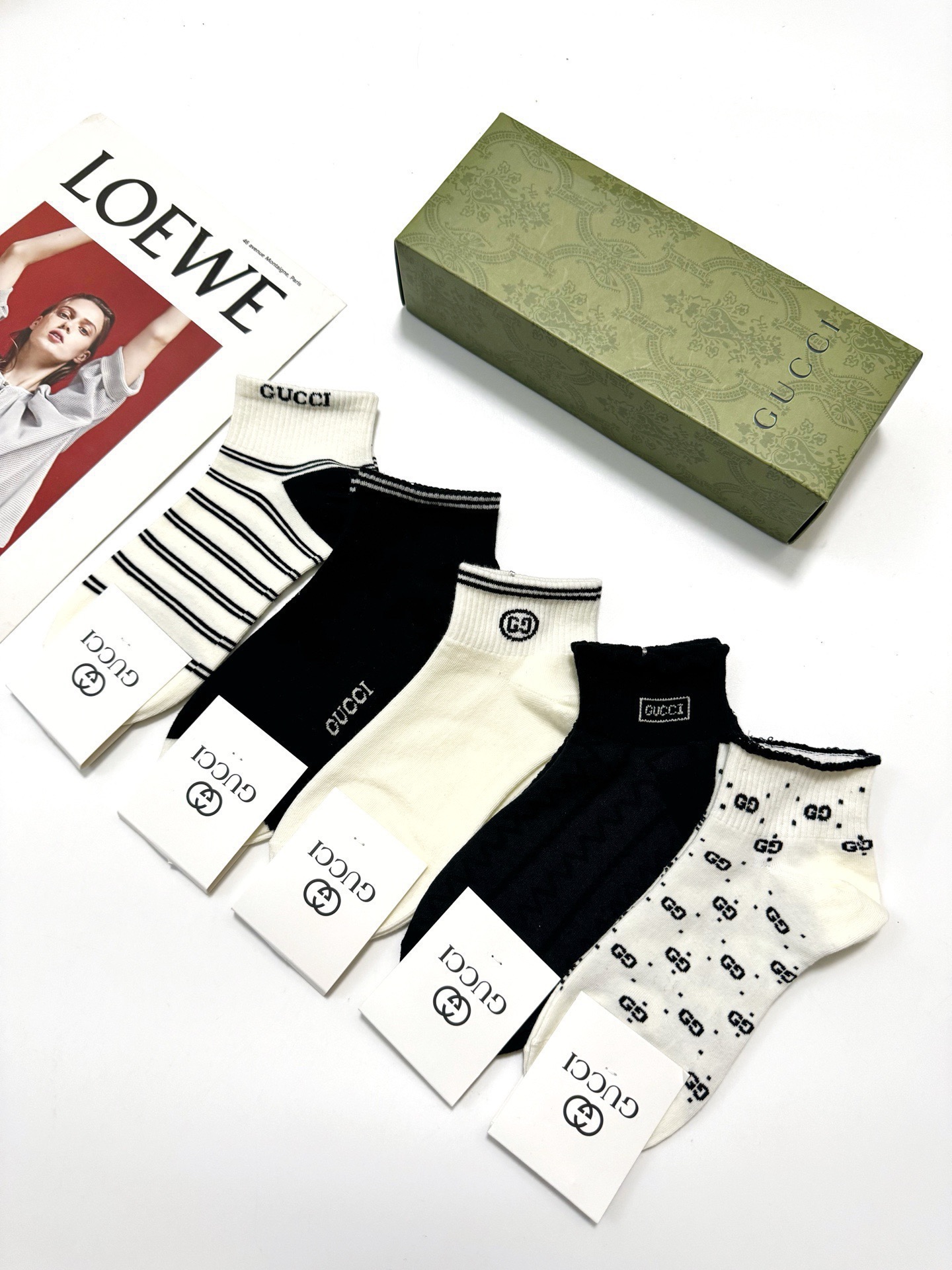 配包装🌟【一盒5 双】 🌟Gucci 古奇 经典字母logo纯棉短袜  男女同款，ins超火爆红人同款，