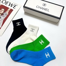 配包装🌟【一盒4双】🌟Chanel 香奈儿 经典字母logo 纯棉短筒袜 经典纯色短袜🌟ins爆款!专柜 配包装🌟【一盒4双】🌟Chanel 香奈儿 经典字母logo 纯棉短筒袜 经典纯色短袜🌟ins爆款!专柜
