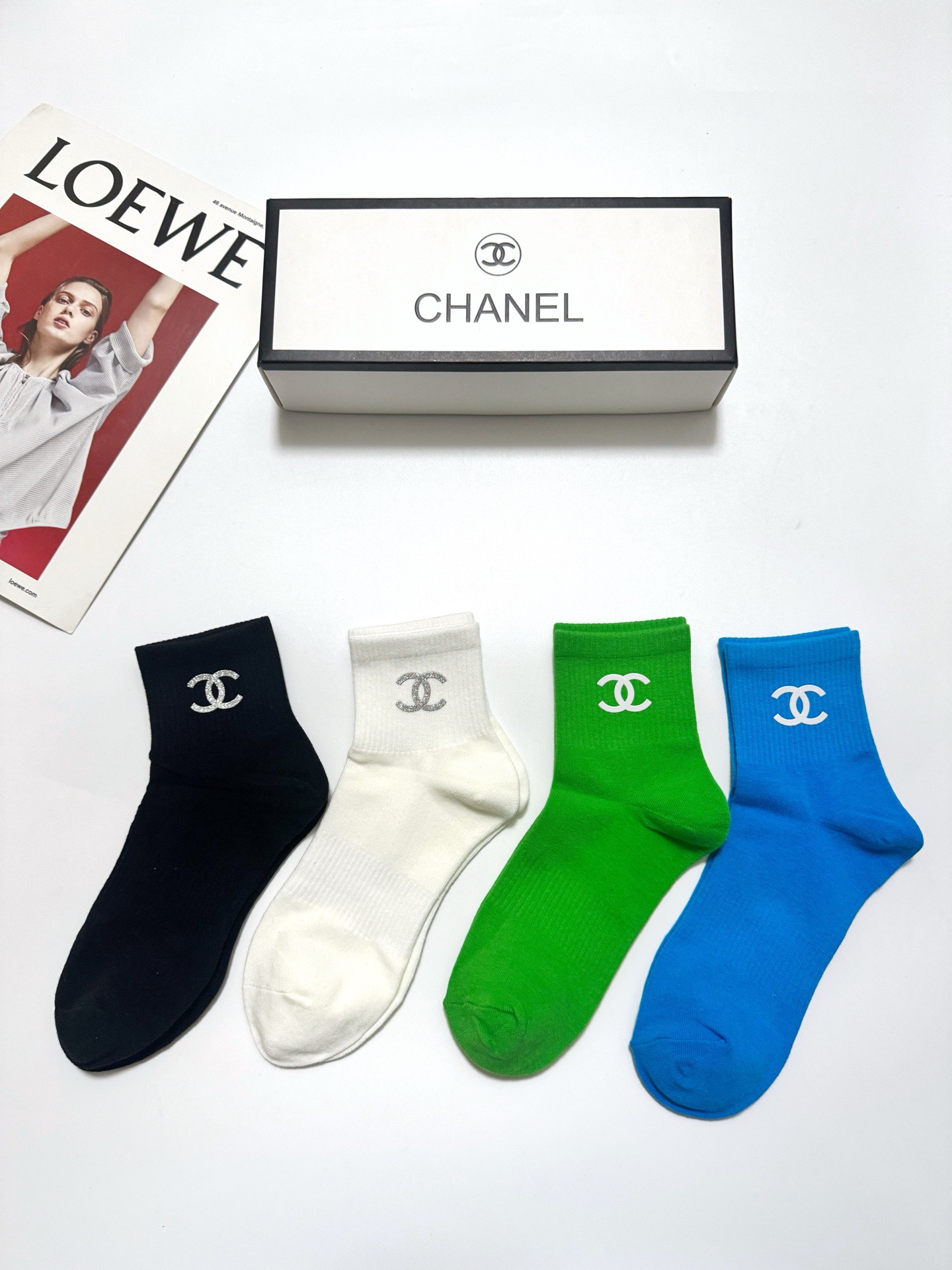 配包装🌟【一盒4双】🌟Chanel 香奈儿 经典字母logo 纯棉短筒袜 经典纯色短袜🌟ins爆款!专柜 配包装🌟【一盒4双】🌟Chanel 香奈儿 经典字母logo 纯棉短筒袜 经典纯色短袜🌟ins爆款!专柜