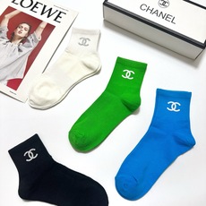 配包装🌟【一盒4双】🌟Chanel 香奈儿 经典字母logo 纯棉短筒袜 经典纯色短袜🌟ins爆款!专柜 配包装🌟【一盒4双】🌟Chanel 香奈儿 经典字母logo 纯棉短筒袜 经典纯色短袜🌟ins爆款!专柜