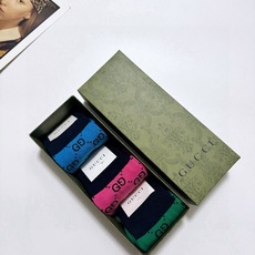 配包装🌟【一盒3双】🌟Gucci 古琦 经典字母 logo 纯棉 中筒袜 !超级软糯亲肤!🌟ins爆款 配包装🌟【一盒3双】🌟Gucci 古琦 经典字母 logo 纯棉 中筒袜 !超级软糯亲肤!🌟ins爆款