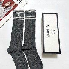 配包装🌟【一盒一双】🌟Chanel 香奈儿 经典双C字母logo纯棉长筒袜 小腿袜🌟ins爆款!专柜在 配包装🌟【一盒一双】🌟Chanel 香奈儿 经典双C字母logo纯棉长筒袜 小腿袜🌟ins爆款!专柜在