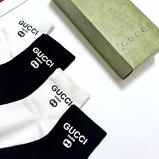 配包装🌟【一盒4双】🌟Gucci 古琦 经典字母logo 纯棉中筒袜 经典纯色短袜🌟ins爆款!专柜在售 配包装🌟【一盒4双】🌟Gucci 古琦 经典字母logo 纯棉中筒袜 经典纯色短袜🌟ins爆款!专柜在售