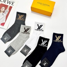 配包装🌟【一盒5 双】 🌟LV 路易威登 经典字母logo ins超火爆中筒袜,纯棉面料,潮人必备 ,经 配包装🌟【一盒5 双】 🌟LV 路易威登 经典字母logo ins超火爆中筒袜,纯棉面料,潮人必备 ,经