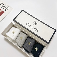 配包装🌟【一盒4 双】 🌟Chanel 香奈儿 经典字母logo 纯棉中筒袜 ,ins超火爆小腿袜, 配包装🌟【一盒4 双】 🌟Chanel 香奈儿 经典字母logo 纯棉中筒袜 ,ins超火爆小腿袜,